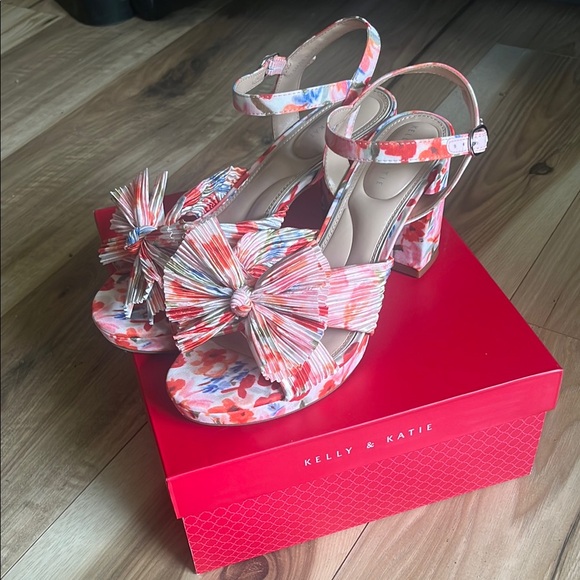 Kelly & Katie | Shoes | Kelly Katie Womens Floral Heeled Sandals